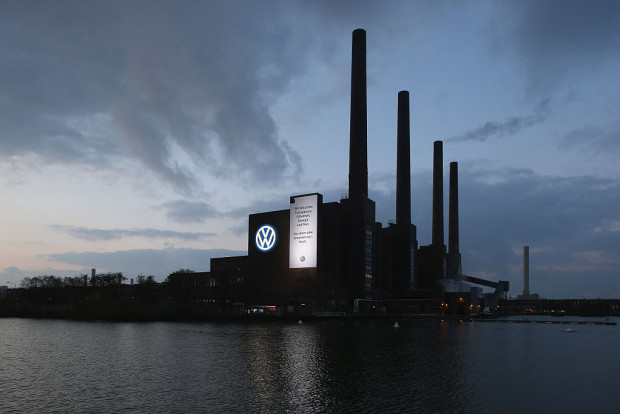 Corona: Volkswagen macht Werke dicht