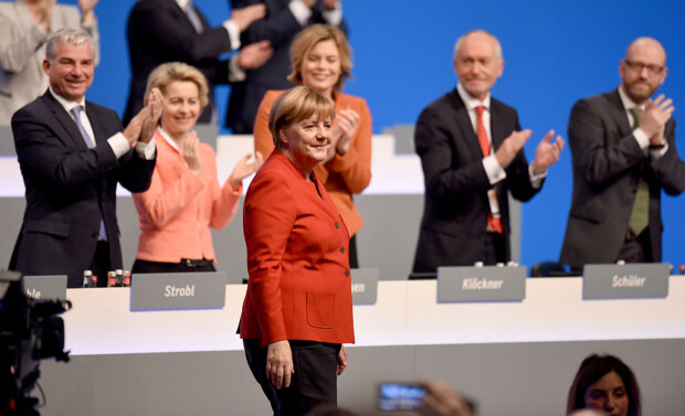 Denkzettel: 156 von 991 Delegierten stimmen nicht für Merkel