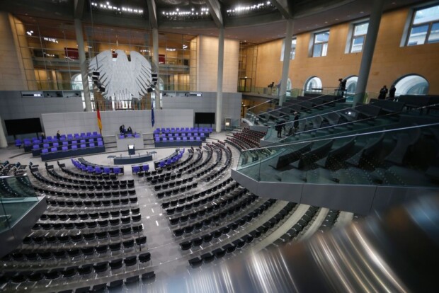 Bundestagsabgeordnete sind nicht mit dem Parlament verheiratet