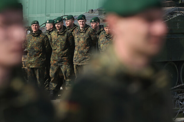 Lehrergewerkschaft GEW rüstet auf gegen die Bundeswehr