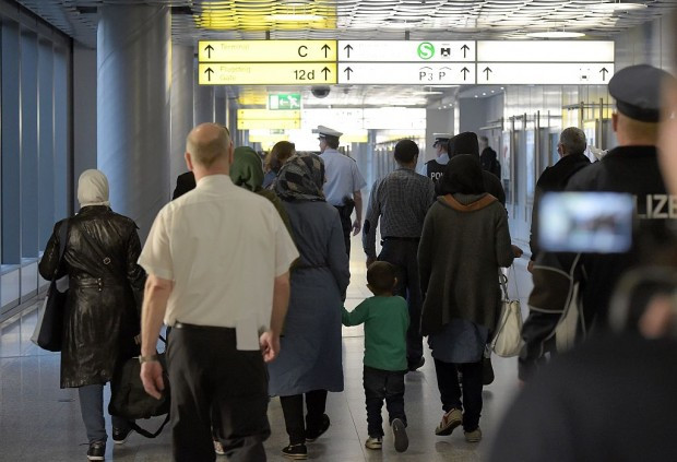 Behördenversagen BAMF: Fluchtroute Flughafen immer beliebter weil Kontrollen immer geringer