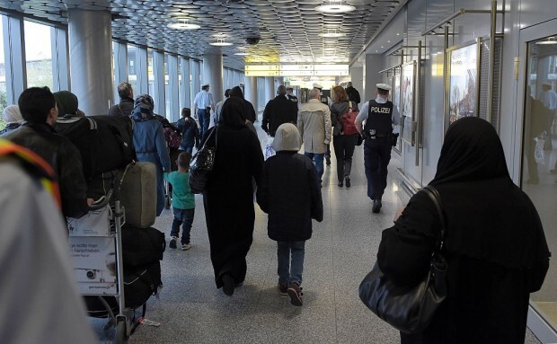 Zehntausende Abgeschobene wieder da mit  neuem Asylantrag