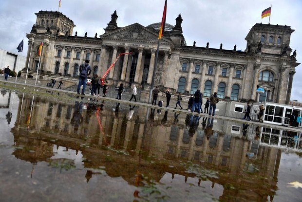 Der Bundestag bekommt einen Aha-Graben