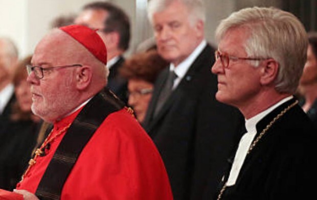 Säkularisierung von Kirche und Sakralisierung von Politik