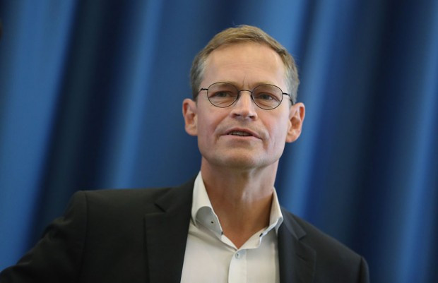 Rot-rot-grüner Senat: Ausreisepflichtige durch Deutschkurse festhalten?