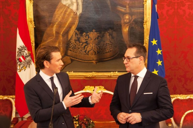 Österreich: Türkis-blaue Regierung mit neuem Stil