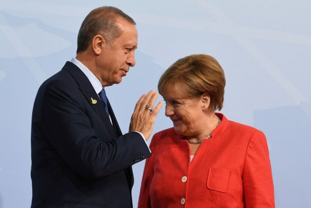 Erdoğan hilft Merkel beim Fallen