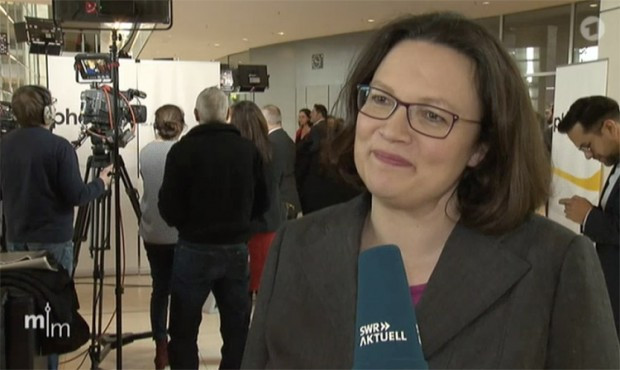 Andrea Nahles: Bätschi, der ständige Begleiter