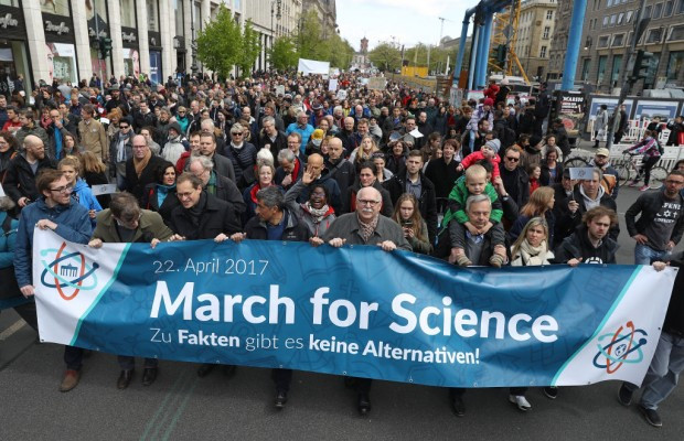 Wissenschaftsfeindlichkeit von links und rechts