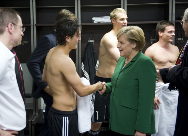 Bundesregierung am 9. Oktober 2010: „Vorbild Özil“