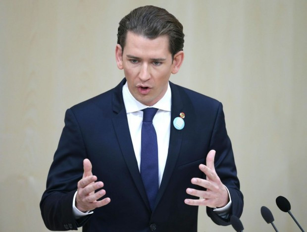Kurz ist offensiv unterwegs, Merkel defensiv