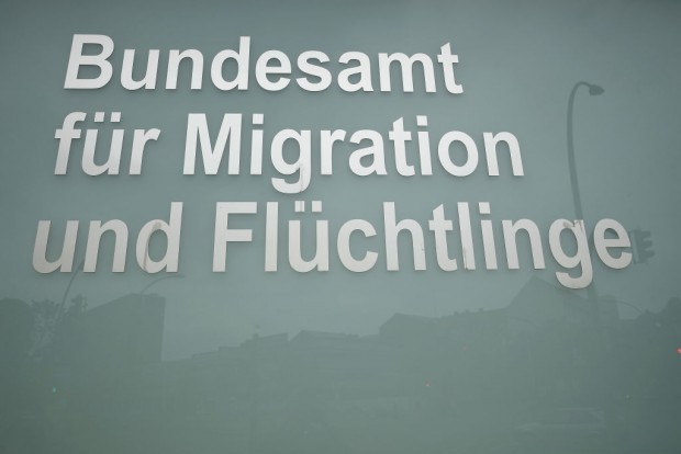 Hunderttausendfacher Rechtsbruch im BAMF bestätigt: Die Verantwortlichen sitzen auf der Regierungsbank