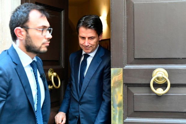 Italien: Paris und Berlin wollen unbedingt vom Regen in die Traufe