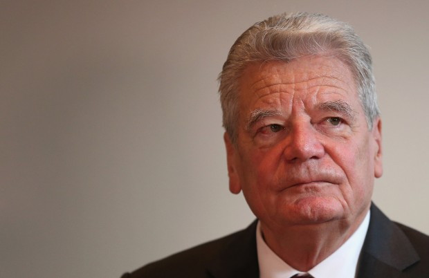 Für Gauck nicht hinnehmbar, sich nach Jahrzehnten nicht auf Deutsch unterhalten zu können