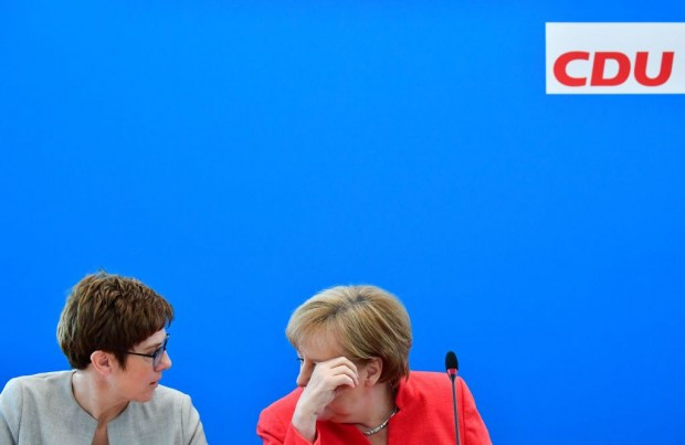Merkel kündigt ihr eigenes Dogma von der Untrennbarkeit von Kanzlerschaft und Parteivorsitz