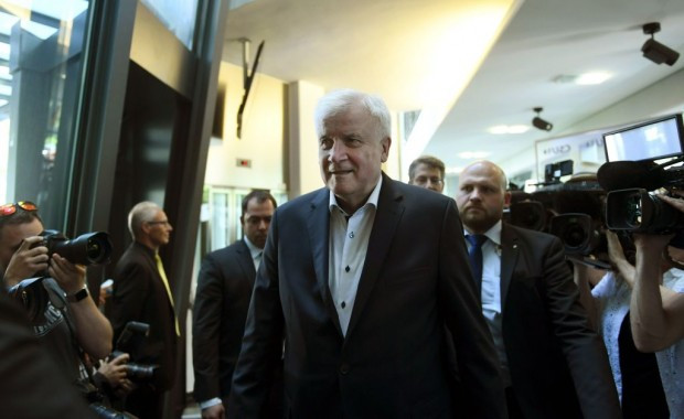 Seehofer Rücktritt oder nicht – wen kümmert das noch?