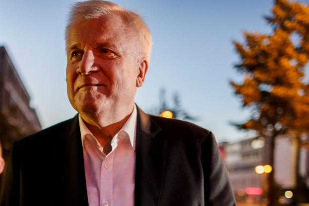 Seehofer bleibt Minister und die SPD hat ein Problem