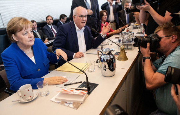 CDU/CSU-Fraktion an Kanzlerin: „Isch over“