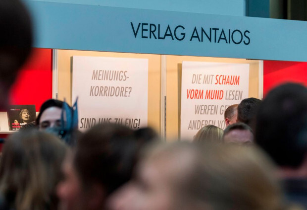 Götz Kubitschek in Frankfurt von mutmaßlich Linksradikalen überfallen