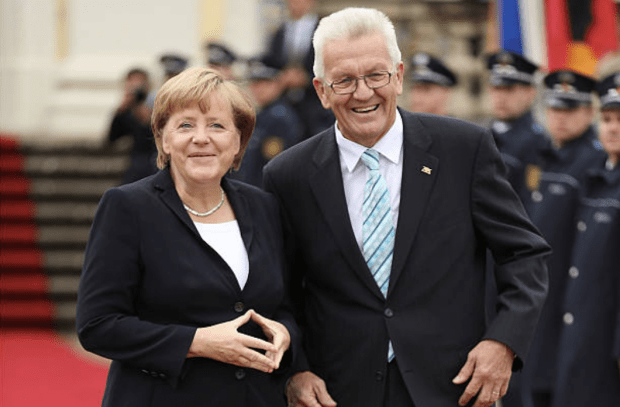 Schwarzgrün oder grünschwarz