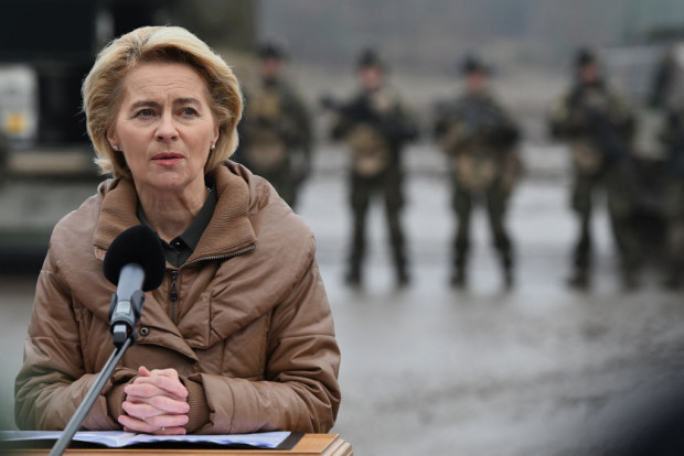 Von der Leyens Himmelfahrtskommando