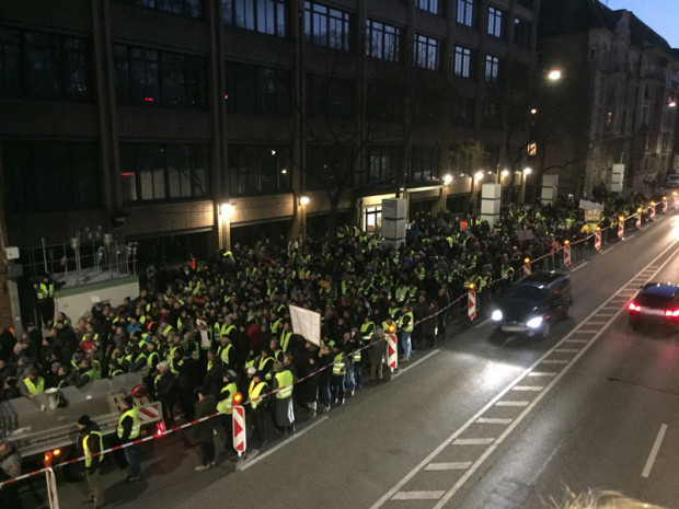 Demonstrieren in Stuttgart tausende „Reichsbürger“?
