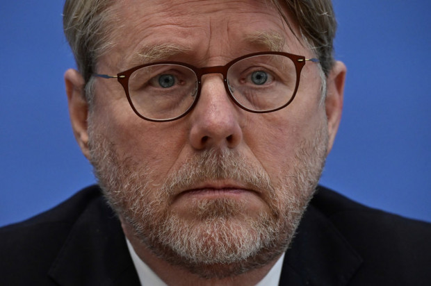 BAMF-Chef wehrt sich gegen organisierte Verhinderungen von Abschiebungen durch private Flüchtlingsräte