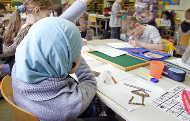 Eltern wollen für Kinder das Recht, in der Schule türkisch zu sprechen