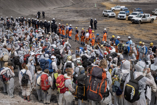 Garzweiler – Gewalttätige Proteste im Braunkohletagebau