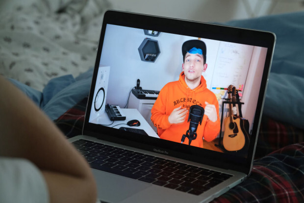 Die YouTuber und der Klimaschutz: Mal eben kurz die Welt jetten