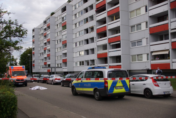 Mord auf offener Straße in Stuttgart: Darf das Verbrechen gezeigt werden?