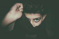 Homophobe Gewalt steigt, eine Tätergruppe wird verschwiegen