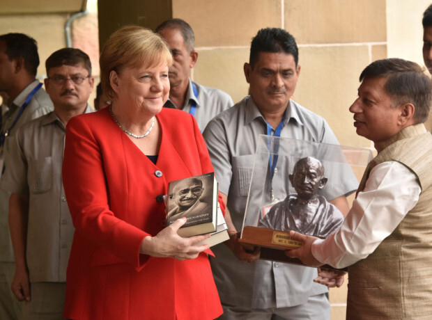 Angela Merkel in Indien: Neue Selfies für noch mehr Zuwanderung