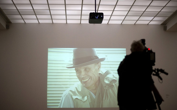 Wird Joseph Beuys aus dem Düsseldorfer Stadtplan geputzt?