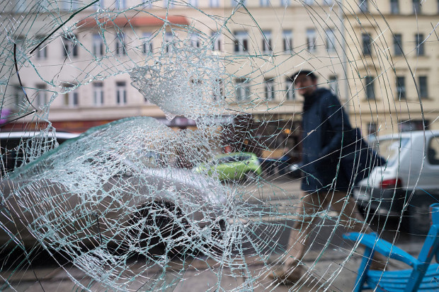„Im Gesicht treffen“