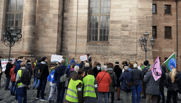 Nürnberg: Revolution mit heißem Tee und Lebkuchen