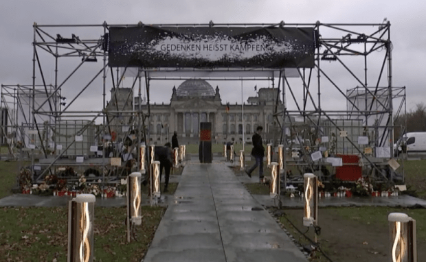 Zentrum für Politische Schönheit: Instrumentalisierung des Holocaust