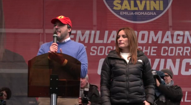 Salvini in Maranello: Bleibt nur der Ferrari rot?
