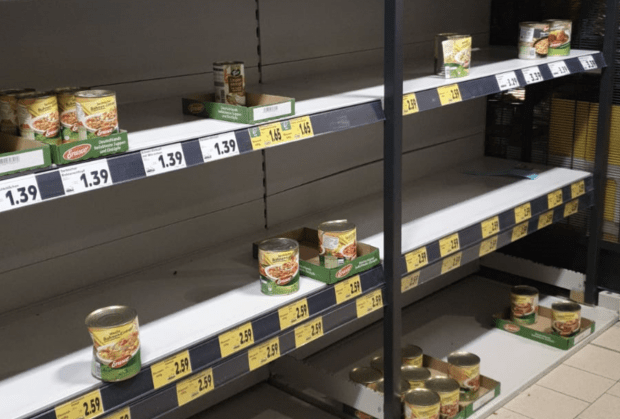 Hamsterkäufe: Sorge vor Coronavirus und leere Supermarktregale