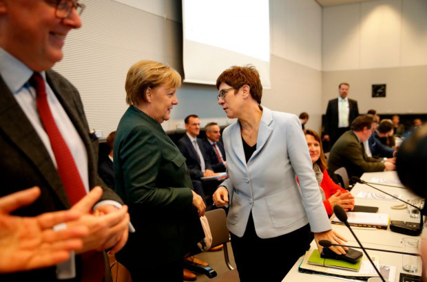 AKK geht, doch Merkel bleibt