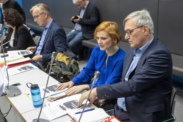 Befehlen, beschlagnahmen, Kapitalismus abschaffen