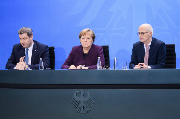 Die Bundeskanzlerin möchte das Coronavirus mit Steuergeld ersticken