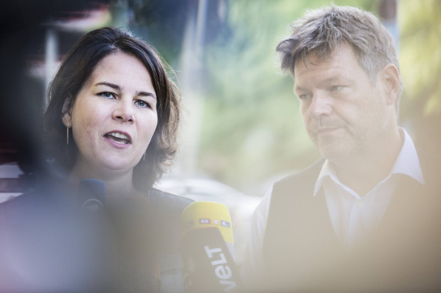 Rettet die Hochwasserkatastrophe die Grünen?