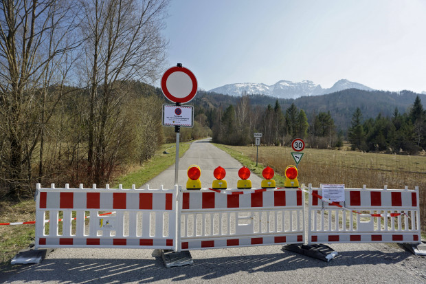 Bürgerrechte in Quarantäne: Ein Staat schnappt über