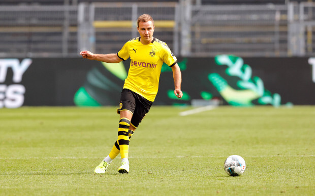 Rund 400 Fußball-Profis könnten bald arbeitslos sein