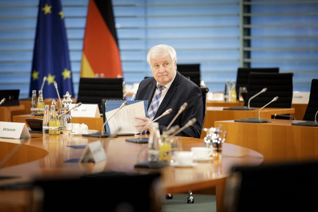 Seehofer: Vom scheinbaren Rebellen zum Altenteiler