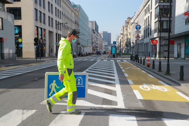 Platz für Fahrräder: Stadtverwaltungen bremsen Autoverkehr aus