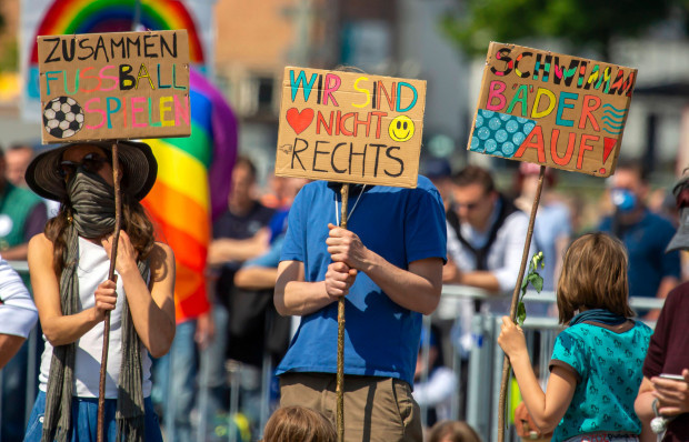 Bundeskriminalamt: Querdenker-Demos nicht rechts, Gewalt droht von links