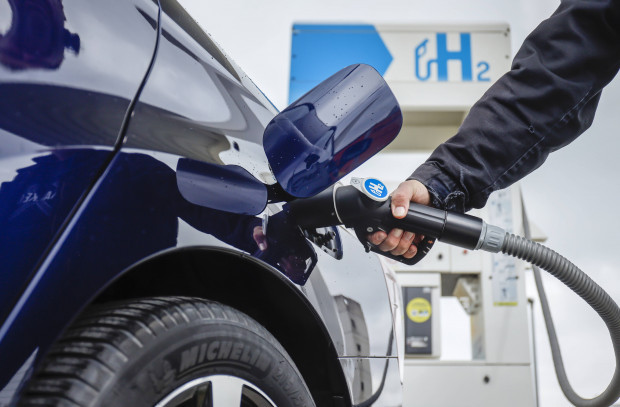 Automobilindustrie vollzieht spektakuläre Wende in der Antriebsphilosophie