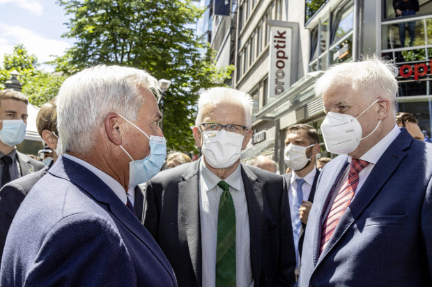 Gewalt in Stuttgart: Ministerpräsident Kretschmann tut nur überrascht